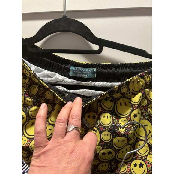 Smile emoji swim trunks - Picture 2 of 5
